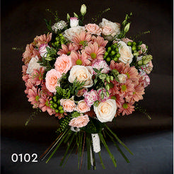 сборный букет - роза, роза кустовая, хризантема кустовая, лизиантус
